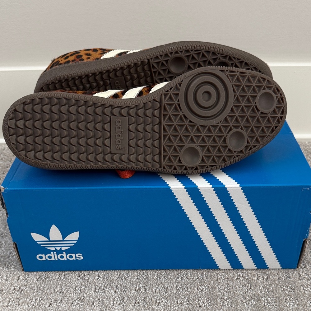 NEW - Adidas Samba OG Leopard Sneakers with Red Laces - Size 10 - Picture 4 of 4